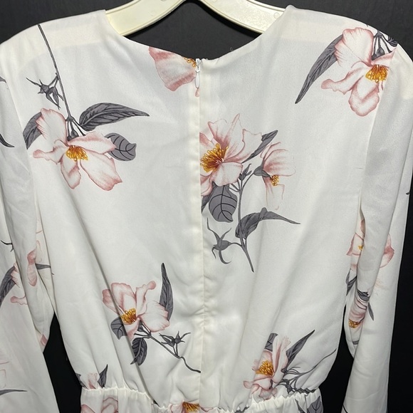 SUGAR LIPS summer long sleeve bow + tie ivory romper in women’s size XS - Picture 8 of 11